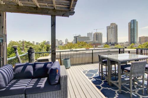 Clarksville Casa | Encinal Condominiums