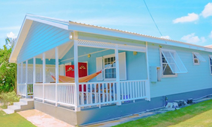 Inch Marlowe Casa | "Endless Summer": 3-bedroom house in fabulous Christ Church with WiFi, AC