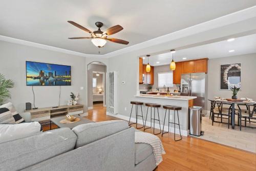 Ocean Beach Casa | Endless Summer Beach Retreat- In The Heart of OB
