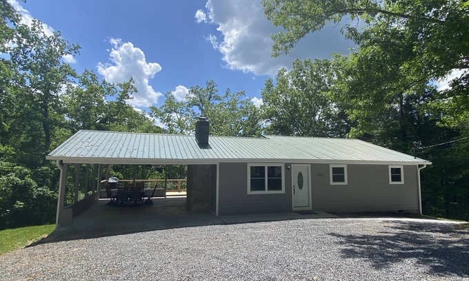 Sharps Chapel Casa | Endless Summer - Norris Lake Home