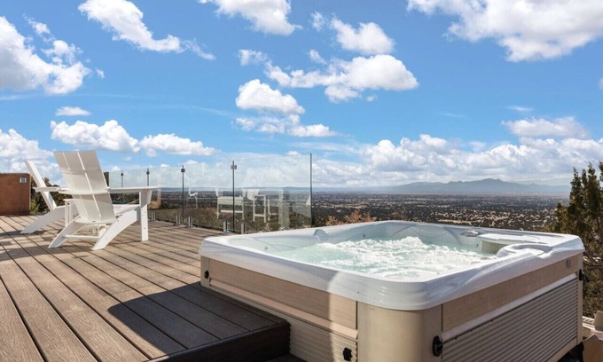 Canoncito Casa | Endless View Hot-Tub Chalet