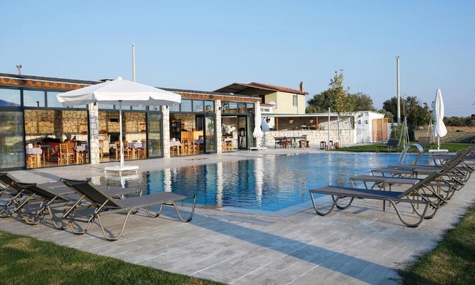 Cesme Chalet De Esquí | Enginar Çiçeği