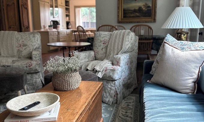 Flower Mound Casa | English Charm 3/2 in lovely Flower Mound