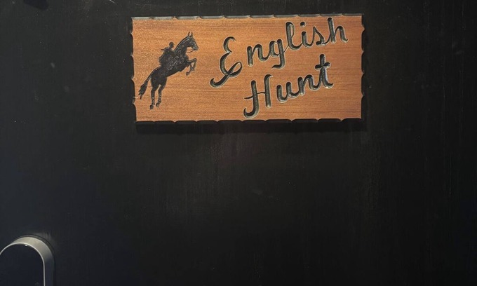 Norman Apartamento | English Room at Whispering Pines Inn