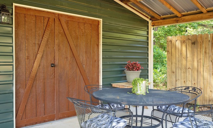 Oakland Apartamento | Enid Lake's studio in Plum Point, .5 mile from boat ramp