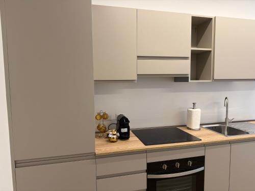 Quartiere XXIV Don Bosco Apartamento | Enigmatic House with private garden
