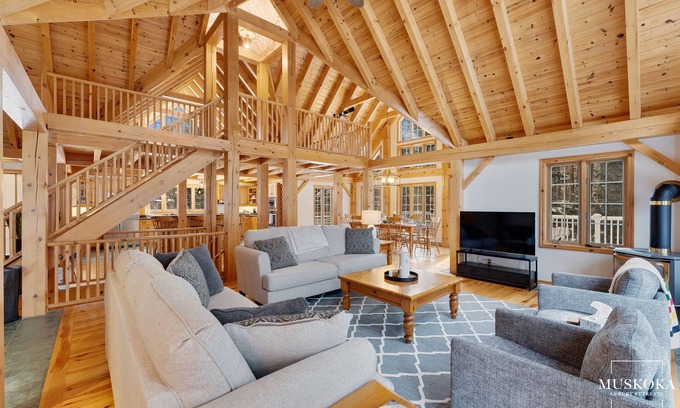 Baysville Casa | Enjoy a beautiful outdoor experience on the 3 acre, waterfront property