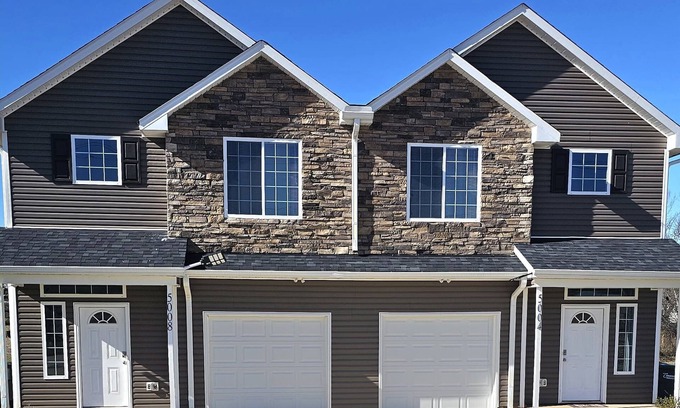 Harrisburg Casa | 3 BR Modern Home