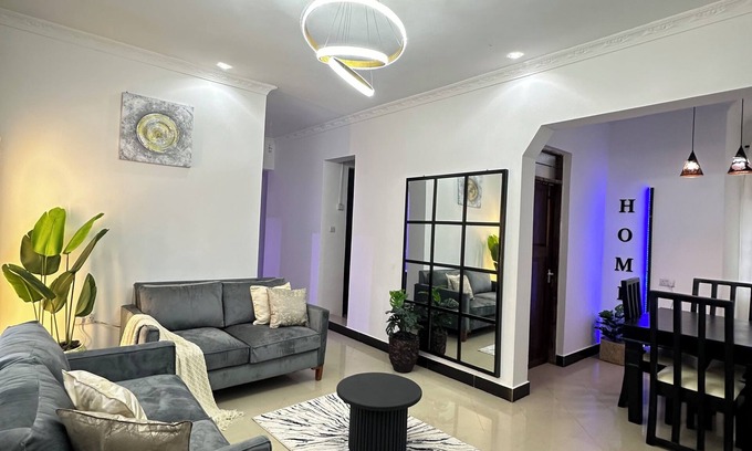 Iringa Apartamento | Enjoy a cozy stay in our spacious home featuring three comfortable bedrooms
