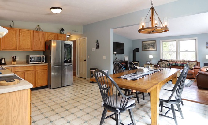 Campton Casa | Enjoy a Cozy White Mountain Adventure at this Private, Pet Friendly Home! (BR76C)