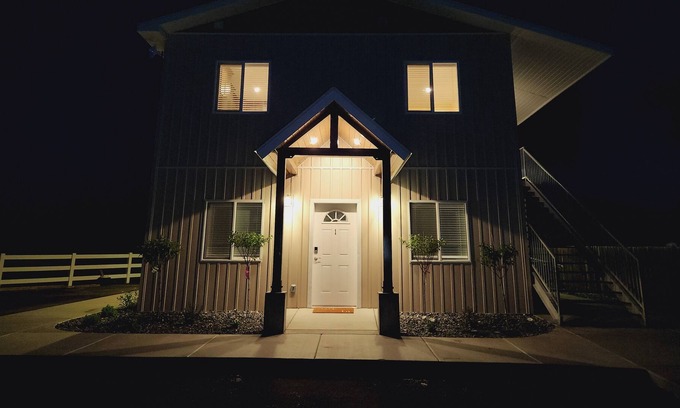 St. Anthony Apartamento | Enjoy a dream cloud comfort after a fun-long day outdoors. You deserve it!