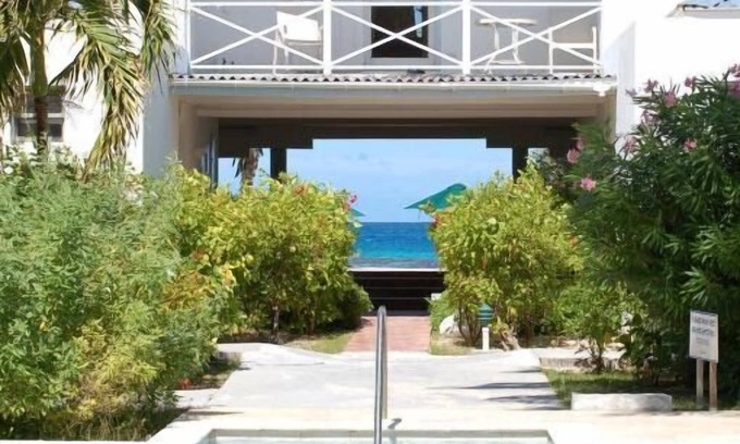 Shoal Bay Apartamento | Enjoy a Hassle-Free and Suiting Stay! Full Kitchen, Outdoor Pool, FREE Parking!
