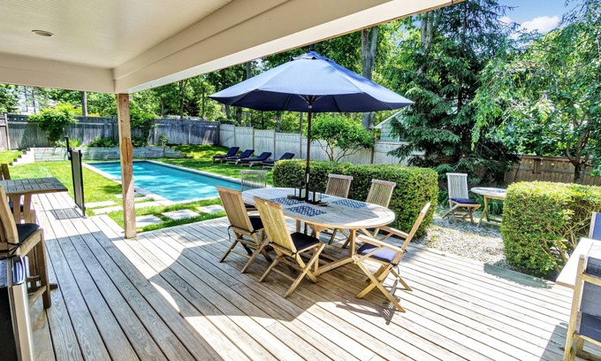 Sag Harbor Casa | Enjoy a lovely summer retreat in Sag Harbor Village, 1 mile to Main Street