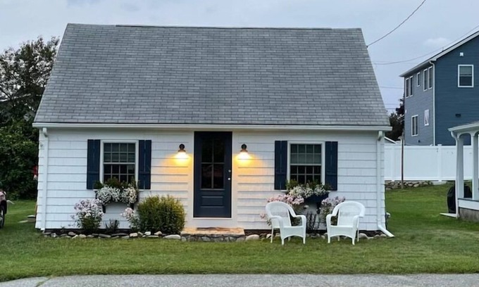 Narragansett Cabaña | Disfrute de un tiempo relajante en Narragansett, 2 noches como mínimo, a 2 cuadras de la playa