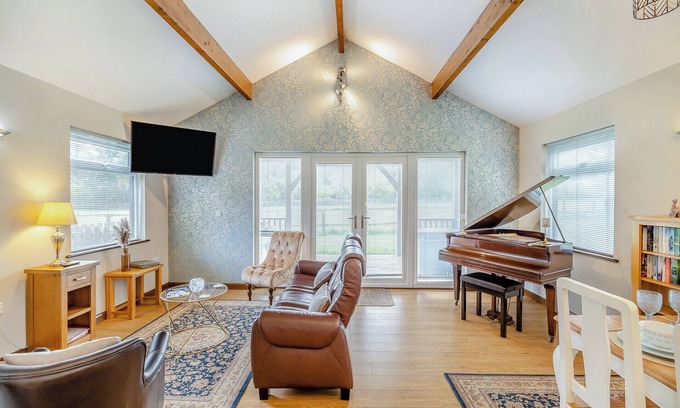 Aubourn Cabaña | 2 bedroom accommodation in Norton Disney, near Lincoln