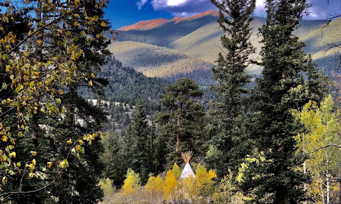 Lake George Casa | Enjoy a "Weekend in the Wild" in a Conestoga Wagon [1]
