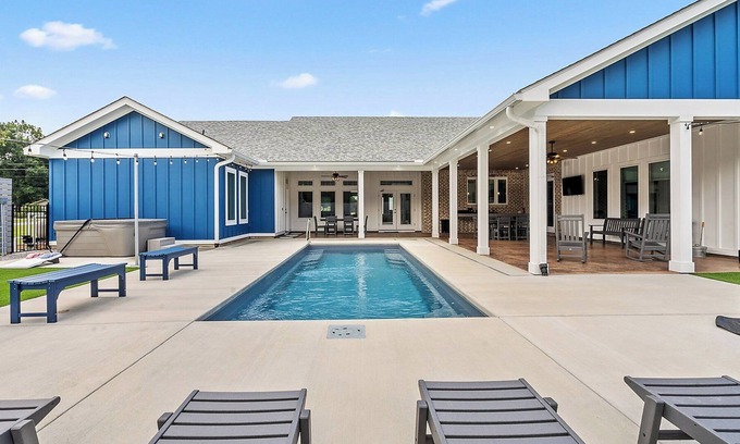 Foley Casa | Enjoy all the amenities of your private resort!