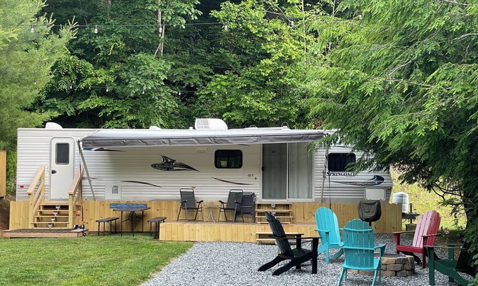 Altamont Casa | Enjoy all the mountains have to offer. Fish, Hike, Shop, Relax!