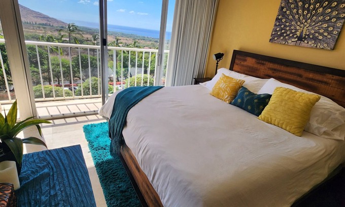 Makaha Apartamento | ¡Disfruta de todas las actualizaciones premium en esta unidad recientemente renovada!