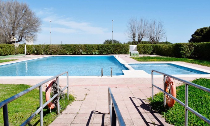Los Belones Casa | Enjoy an unforgettable time in this vacation home not far from the sea.
