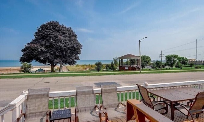 Racine Casa | Disfruta de la vida frente a la playa con la familia!