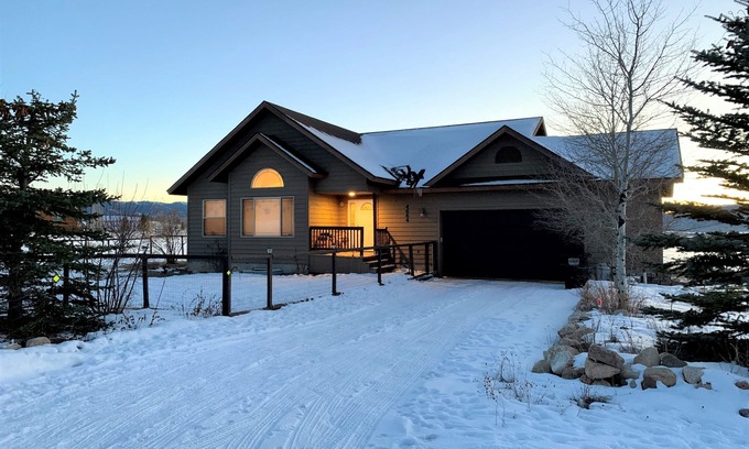Victor Casa | Enjoy being home @ Fox Creek