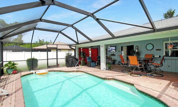 Englewood East Casa | Enjoy Family Fun In This 2/2 Englewood Pool Home - Avalon