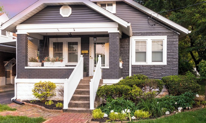 Audubon Casa | Enjoy Holidays with Family at Cozy Designer Cottage! Quiet Neighborhood, Central
