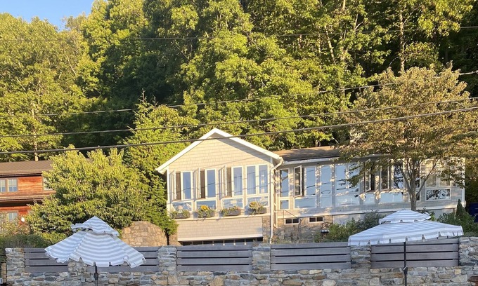 New Preston Casa | Enjoy Leaf Peeping from this Chic Waterfront Cottage.