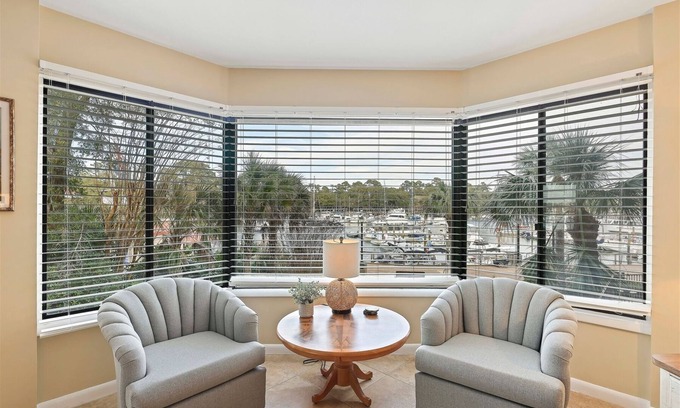 Shelter Cove Condominio | Enjoy Marina & Water Views from Private Balconies - Near Beach