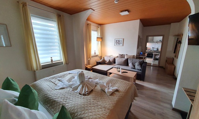Tanne Apartamento | Disfruta de nuestro moderno apartamento con balcón.