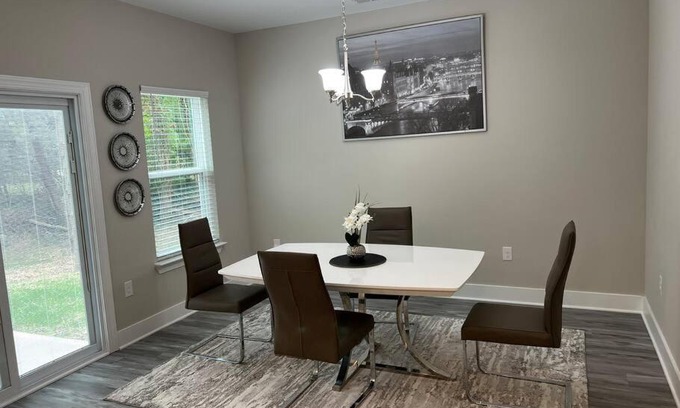 Charlotte Casa | Enjoy our newly 4 Bedroom.