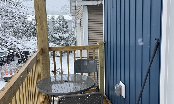 Winooski Apartamento | enjoy our newly constructed in-law apartment close to downtown accommodations