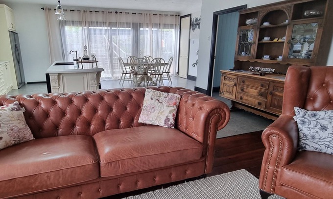 Albany Casa | Enjoy our Wee Gem, she is over 120 years young and has been loving restored.