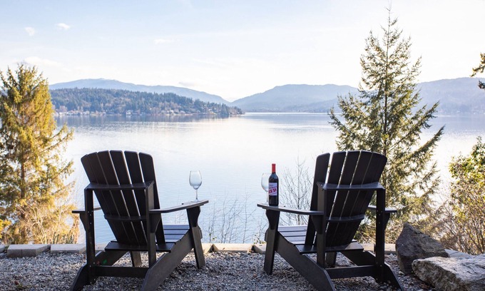 Bellevue Casa | Enjoy Paradise on Lake Sammamish