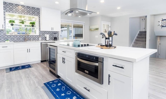 Lake Murray Casa | Enjoy Perfect Pool Days in Large 5 bdrm Home!