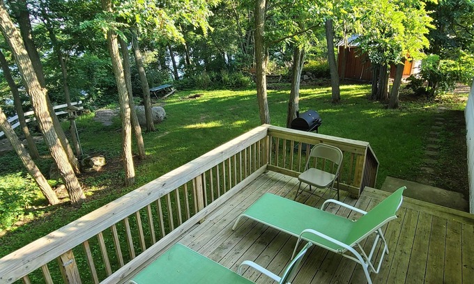 Hammond Casa | Enjoy PRIVACY and comfort for the whole family above the shores of Black Lake!