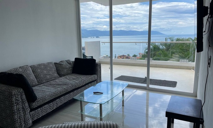 Zona sur Apartamento | Disfruta de la mejor vista de Puerto Vallarta, en la zona más exclusiva