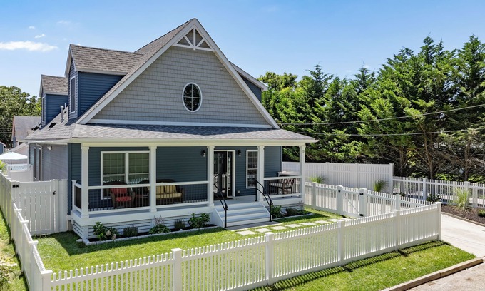 Town Bank Casa | Enjoy The Best Sunsets at the Shore!