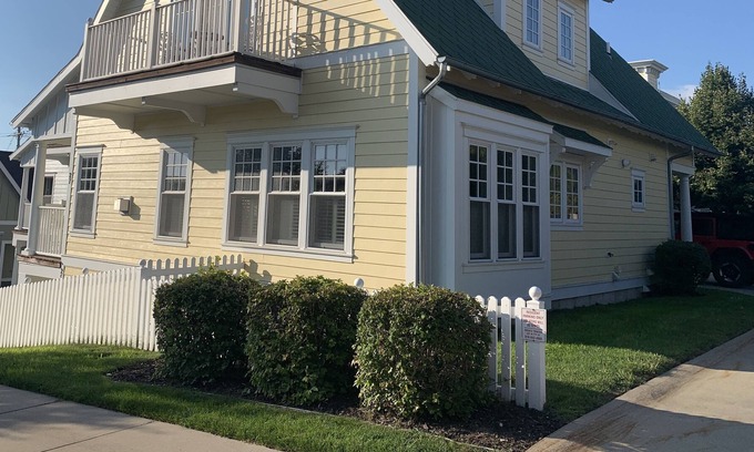Grand Haven Casa | Enjoy The Lake Effect at Grand Haven Cottages