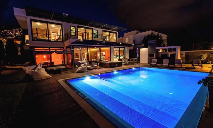 Santa Maria Maior Villa | ¡Siente el despertar y acuéstate con la belleza de la bahía de Funchal!