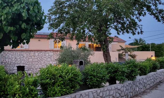 Rasopasno Apartamento | Enjoy the simple life in a quiet yet centrally located environment.