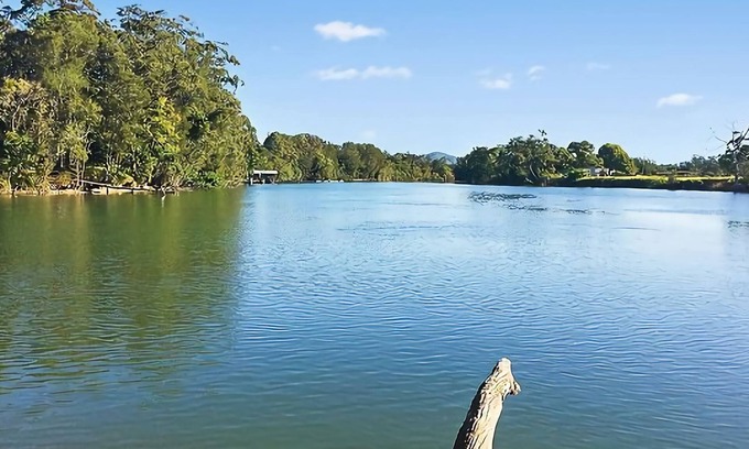 Urunga Apartamento | Enjoy the very best of the coastal lifestyle in this ground-floor, two-bedroom apartment