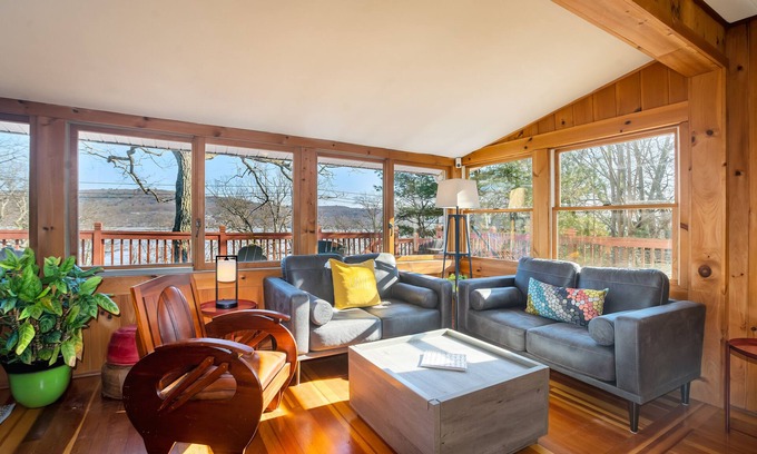 Sterling Forest Cabina | Enjoy the view and easy lake access just steps from the Appalachian Trail