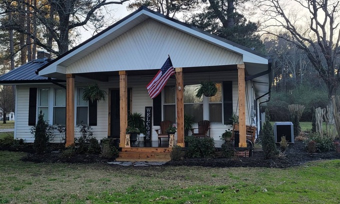Elysian Fields Casa | Enjoy this charming country getaway perfect for weekends with friends or family!