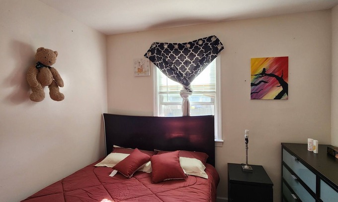 Cranford Casa | Enjoy your stay in a quiet neighborhood Pet friendly