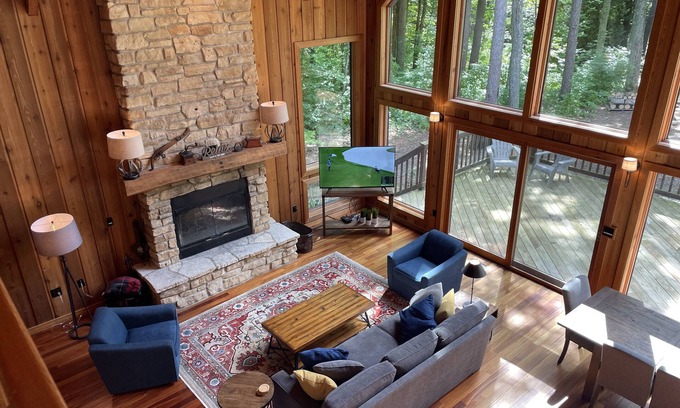 Sturgeon Bay Casa | Enjoy your stay in Door County at this Cozy and Spacious Cabin