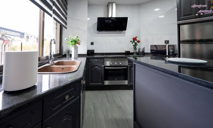 Redondela Apartamento | Enjoy your vacation in this comfortable apartment not far from the sea.