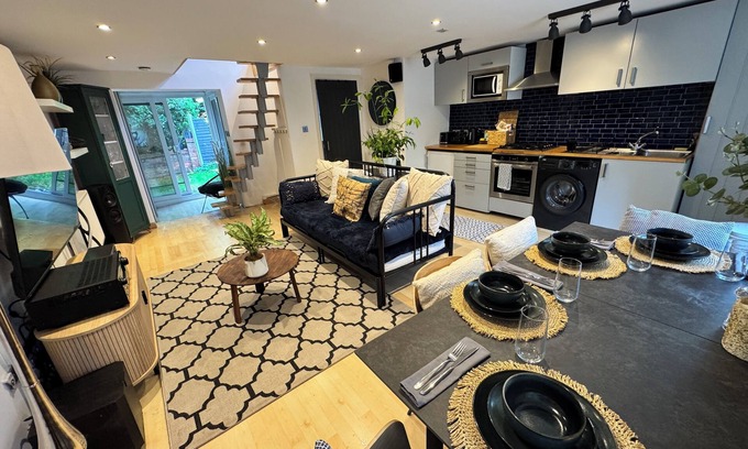 Holbrooks Cabaña | Enjoyable 1-bedroom Cozy Cottage in Coventry