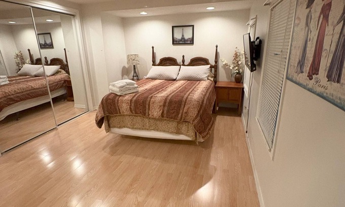 Lorain Apartamento | Enjoyable 2-bedroom apartment with AC in Lorain